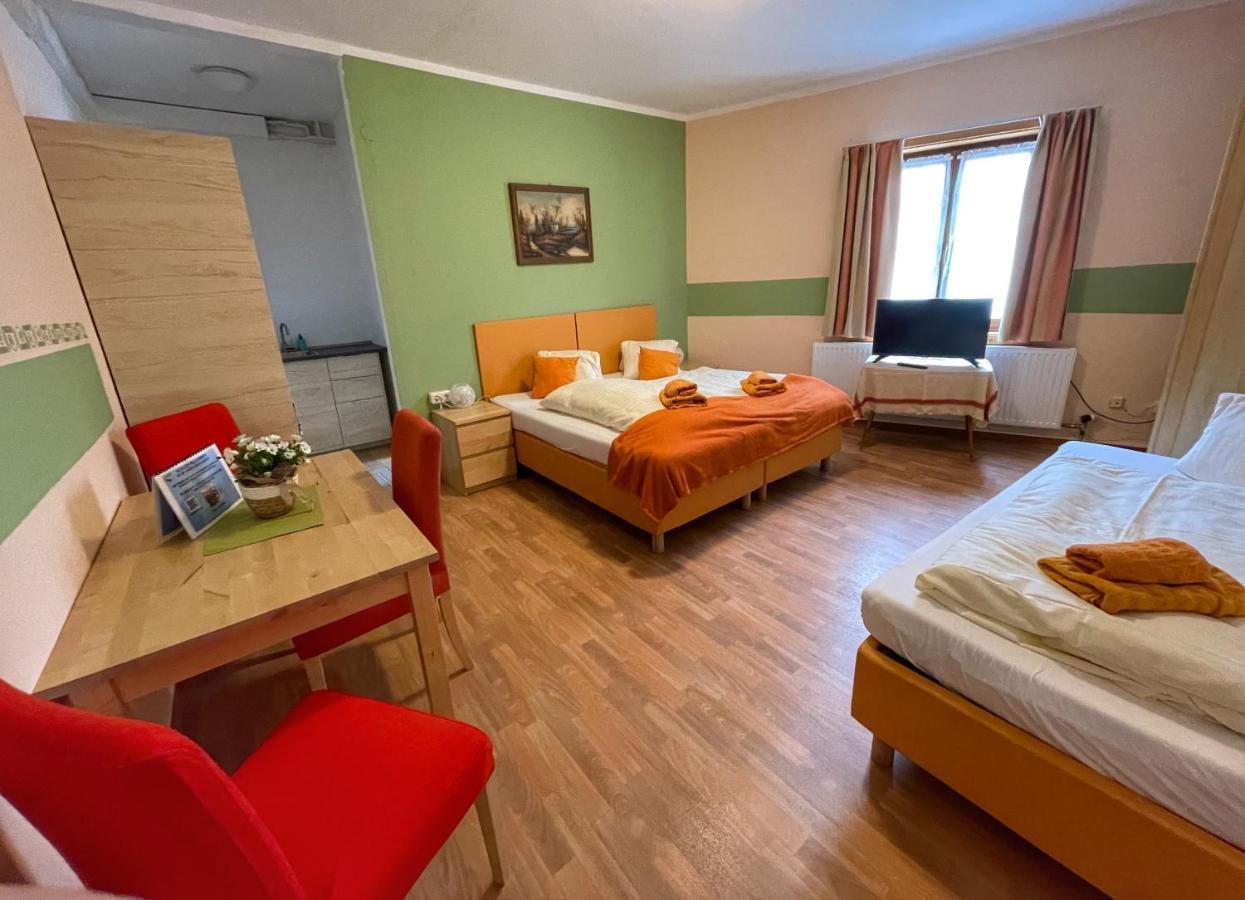 Pension Goeschlberger Mondsee Exterior foto